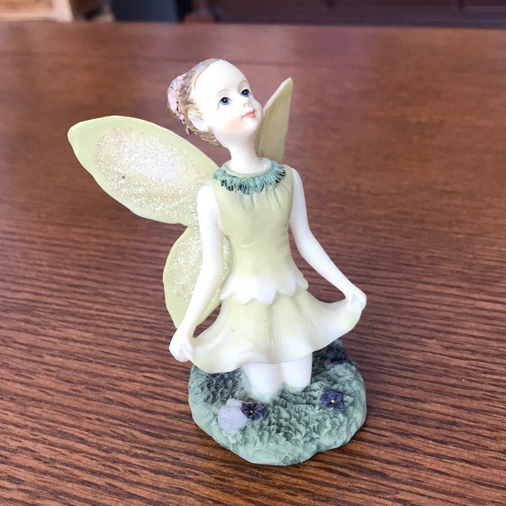 Shy Fairy 🧚